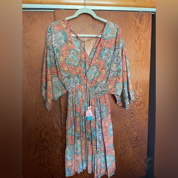 Cute boutique dress! Never worn, brand new! One size fits all - Picture 2 of 2